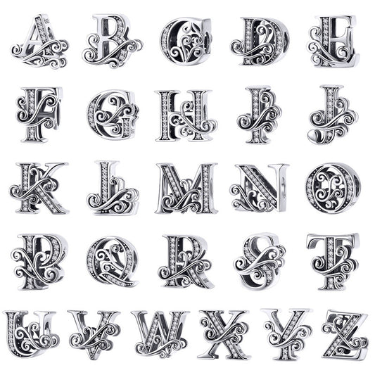 Stilvoller Buchstabenanhänger